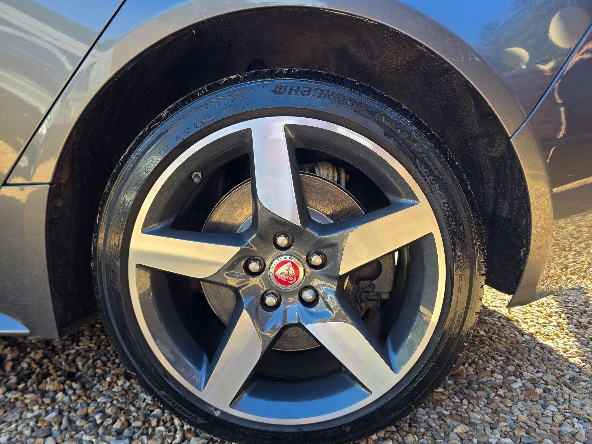 2016 Jaguar XE thumbnail 23