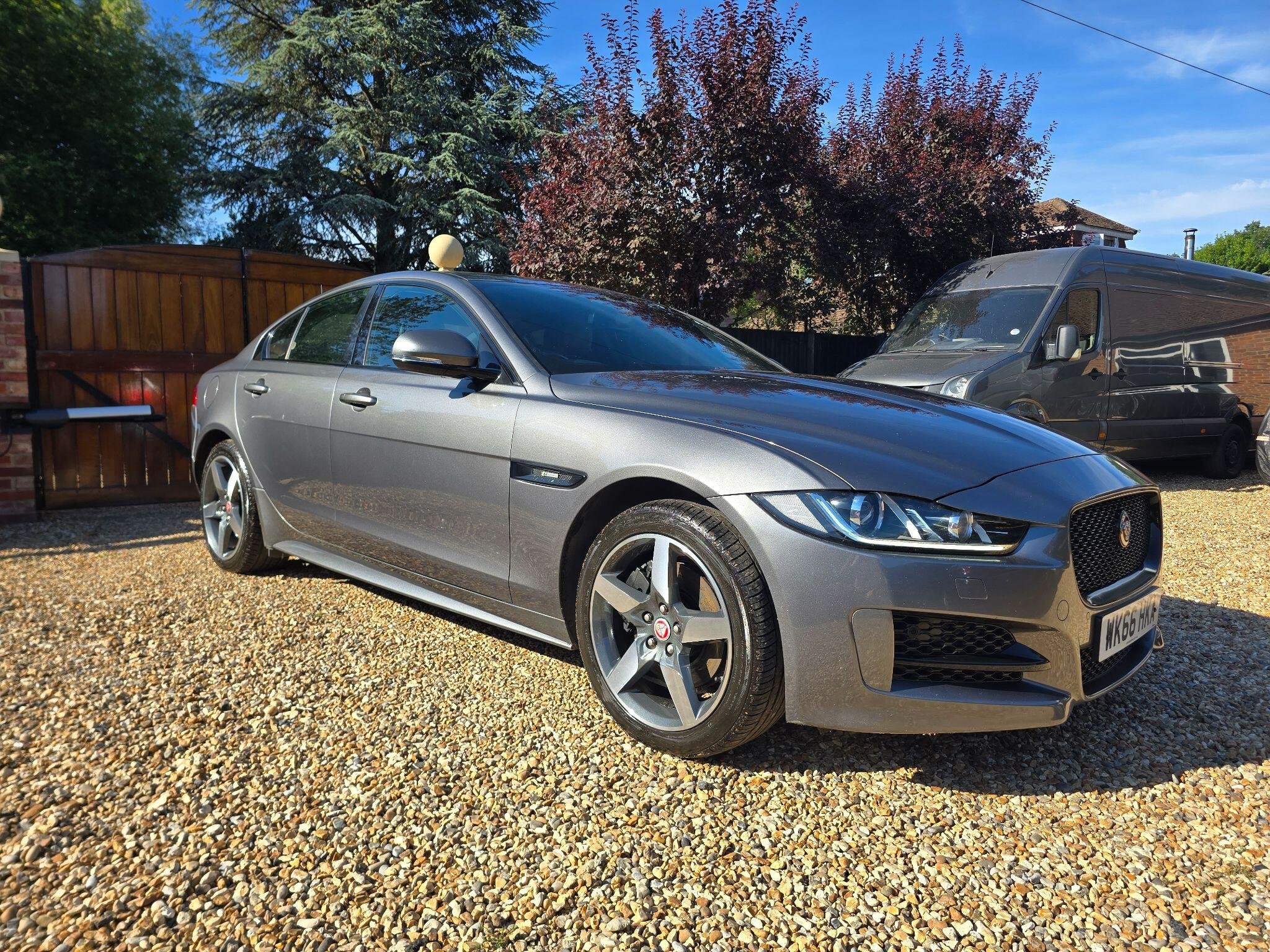 2016 Jaguar XE — photo 1 of 5